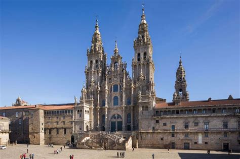 What Architectural Style Is The Cathedral Of Santiago De Compostela? | Storables