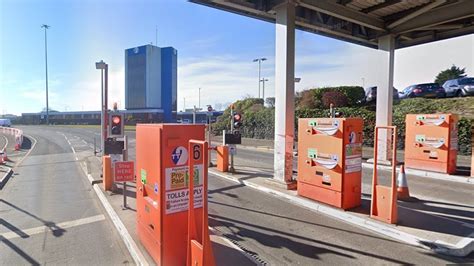 Tyne Tunnel cashless toll system an 'absolute disaster' - BBC News