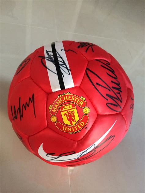 BALI MEMORABILIA ® on Twitter: "Manchester United Signed Official Ball ...