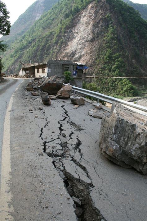 Image Gallery: This Millennium's Destructive Earthquakes | Earthquake, Wild nature, Earth