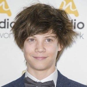 Tom Taylor (TV Actor) - Age, Family, Bio | Famous Birthdays