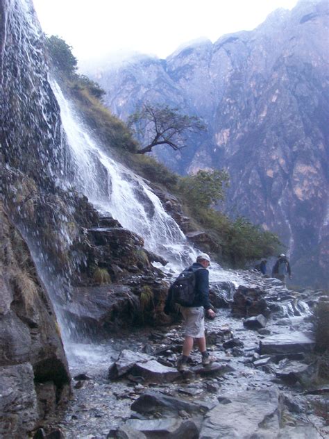 Tiger Leaping Gorge - Hiking Yunnan Province