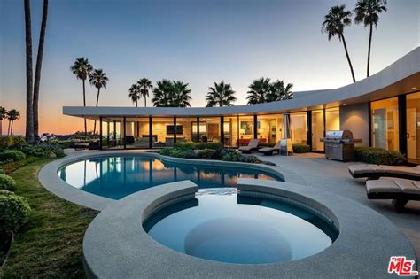 Elon Musk lists 'tech-controlled' LA home for $4.5M