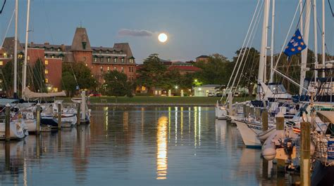 Hampton, Virginia as a cruising Destination - Power & Motoryacht