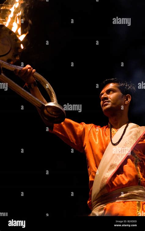 Ganga Aarti Ceremony at Dasaswamedh Ghat, Varanasi (Benares), Uttar Pradesh, India, Subcontinent ...