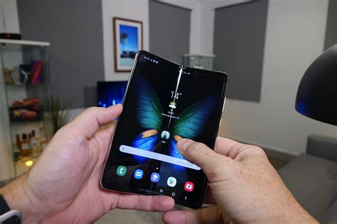 Samsung Galaxy Fold Review: Amazing, but I just don't get it. » EFTM