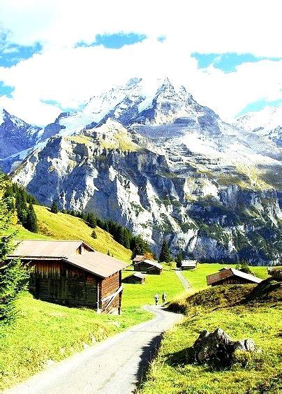 Hiking in Lauterbrunnen Valley, Switzerland – Katrina Robbins