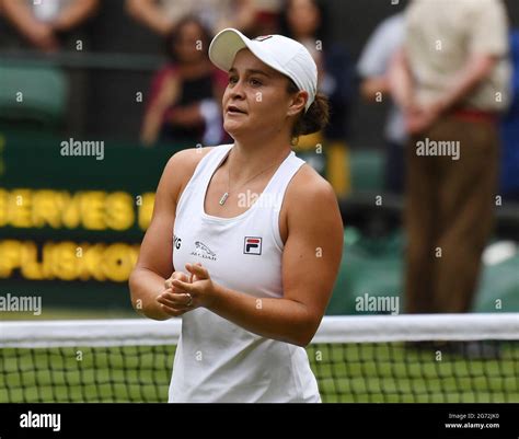 Ash barty wimbledon 2021 winner hi-res stock photography and images - Alamy