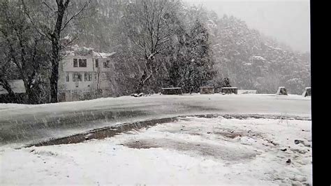 Snowfall at patnitop - YouTube