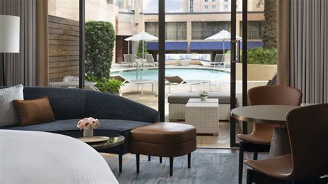 Houston Luxury Hotel Suites & Rooms | Four Seasons Hotel Houston