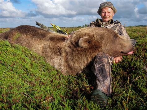 Alaska Hunting Trips - Vast Alaska is the premier local Outfitter.