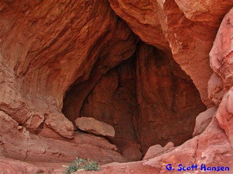 Red Cliffs Desert Reserve » View of main cave