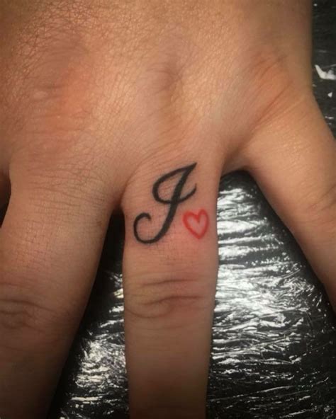 60 Romantic Ring Finger Tattoo Ideas - Blurmark | Finger tattoos, Tiny finger tattoos, Ring ...