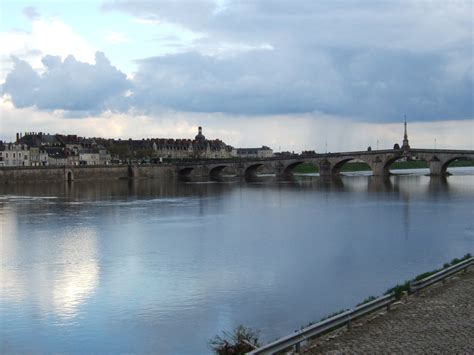 File:Loire River Blois.jpg - Wikipedia