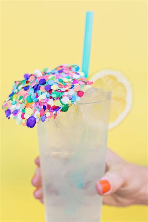 DIY CONFETTI DRINK UMBRELLA - Tell Love and Party | Diy confetti, Drink umbrellas, Confetti