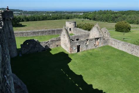 7 photos of Craigmillar Castle you must have seen!