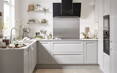 The stunning new B&Q kitchen range is out... and there's a 40% off sale ...