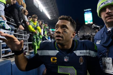 Seahawks Plan to Trade Russell Wilson to the Broncos - The New York Times