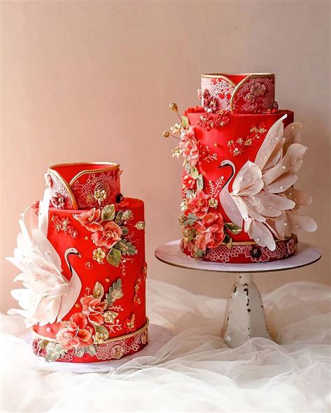 Amazingly gorgeous! Hands down for the best cheongsam cake 💕 ⁠⠀ Credi ...