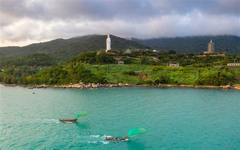 Vietnam closeup: Son Tra Peninsula