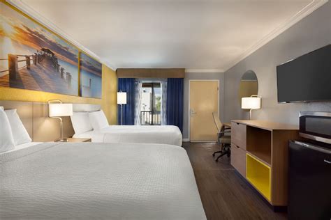 Days Inn by Wyndham Pensacola - Historic Downtown | Pensacola, FL Hotels