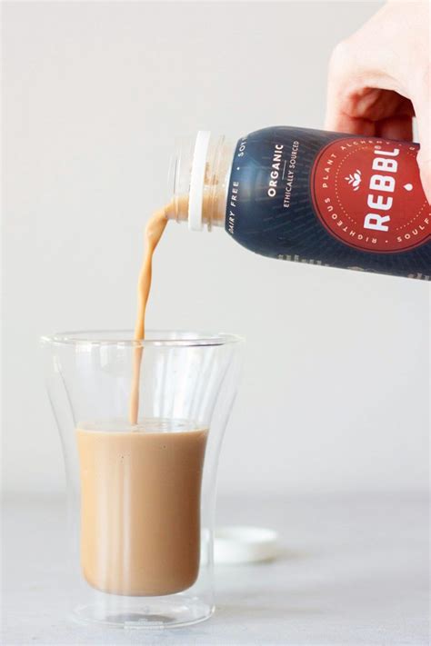 15 Cool & Creamy Dairy-Free Coffee Drinks for On The Go