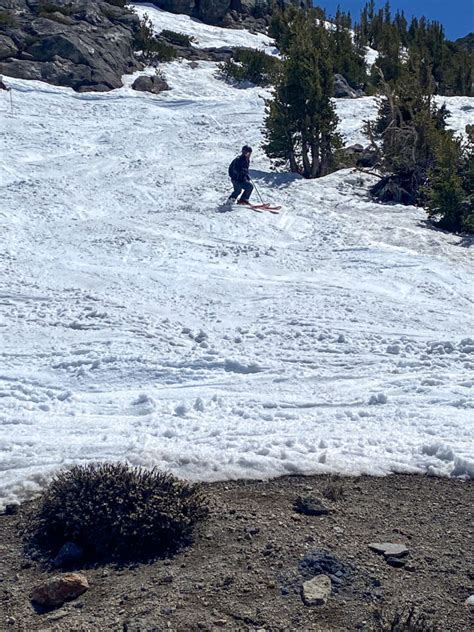 Snowman's Mammoth Mountain Snow Report with Video and Photos