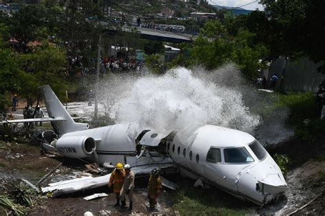 Honduras plane crash: Passengers and crew pulled out alive after ...