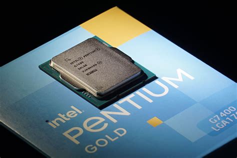 Pentium is gone, but dual-cores live on: "Intel 300" is coming ...