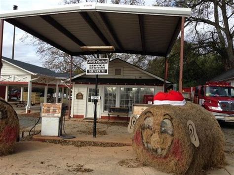 Billy Carter's Service Station in Plains, GA - Picture of Jimmy Carter ...