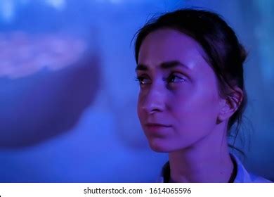 Portrait Woman Face Looking Around Modern Stock Photo 1550111495 ...