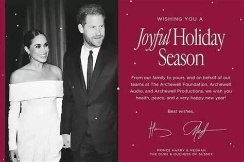 Kate & William show 'genuine smiles' in Christmas card - unlike ...