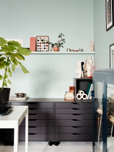 Create a balanced living room with smart storage - IKEA