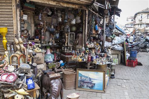 14 Best Mumbai Markets for Shopping and Sightseeing