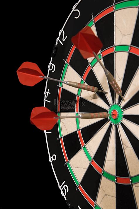 Darts On Dart Board Picture And HD Photos | Free Download On Lovepik