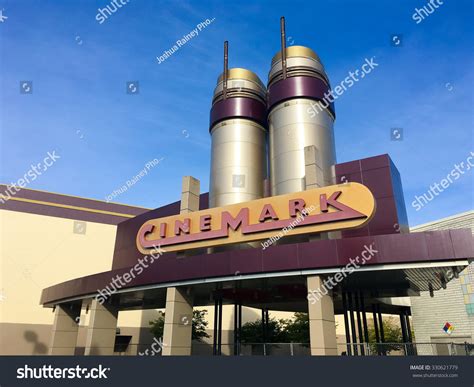 Springfield October 22 2015 Cinemark 17 Stock Photo 330621779 ...