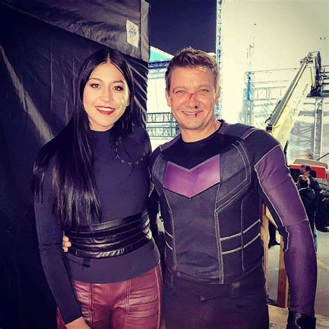 Alaqua Cox and Jeremy Renner on the set of Marvel series Hawkeye 🎬 マーベル ...