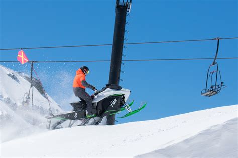 Electric snowmobile created in Canada generates huge interest – RCI | English