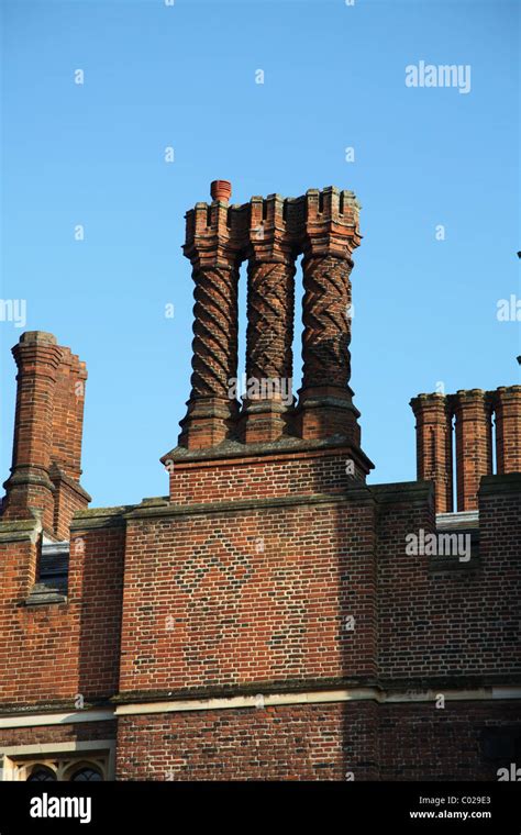 Tudor chimneys hi-res stock photography and images - Alamy