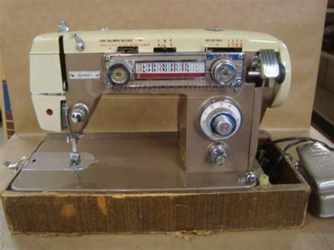 1000+ images about Dressmaker sewing machine on Pinterest | Models ...