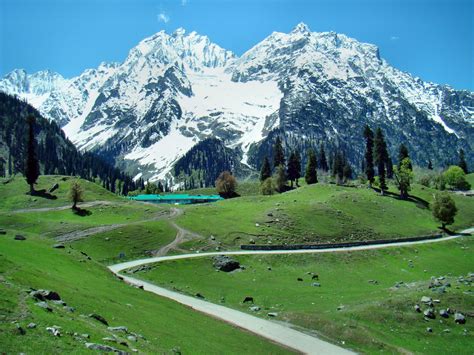 The Spiritual Significance of Kashmir in Islam | Religions Facts