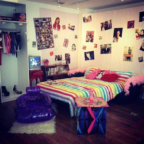 15 Photos Of '90s Bedrooms That Will Make You Miss Your Childhood Room