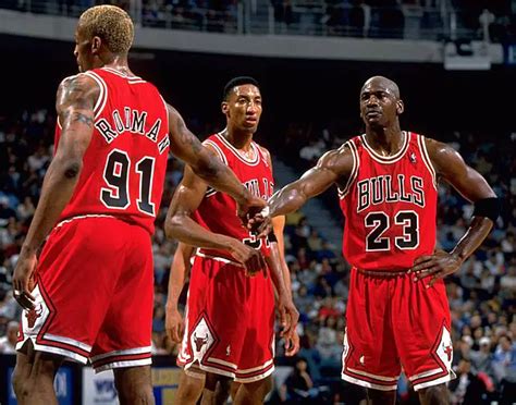 Top 10 Chicago Bulls Players Of All Time | The Chicago Traveler