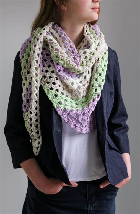 Crochet C2C Scarf free crochet pattern - Nana's Crafty Home