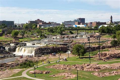 16 Fun Things to Do in Sioux Falls, South Dakota