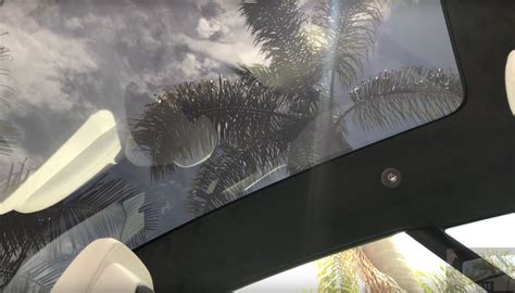 Passenger video puts Tesla's beautiful Model S glass roof on display