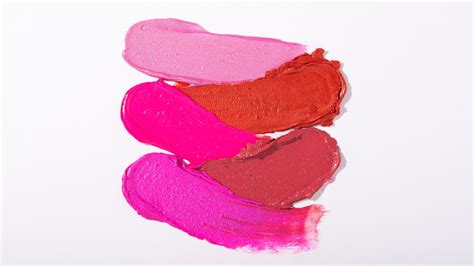 How to Find the Right Shade of Viva Magenta For Your LipsHelloGiggles