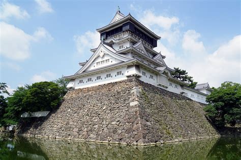 Kokura Castle in Japan is five stories tall and sits on an attractive ...