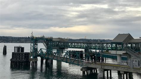 One injured as vehicle span dumps into water at Bremerton Ferry Terminal