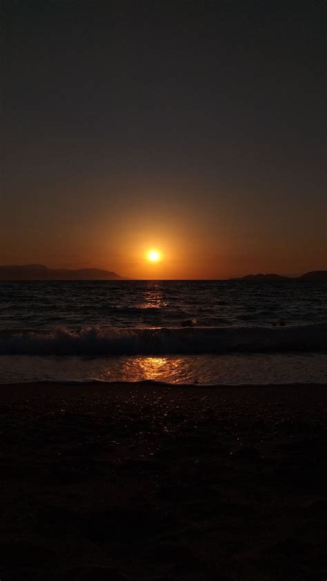 Sunset 🌅 | Sunset beach pictures, Dark beach, Sunset pictures